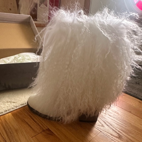 NWT Bearpaw White Heel Boots - Picture 6 of 8